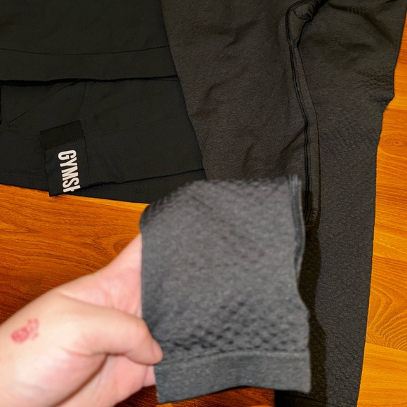 Gymshark Black Cropped Hoodie and Leggings Set - Picture 7 of 8